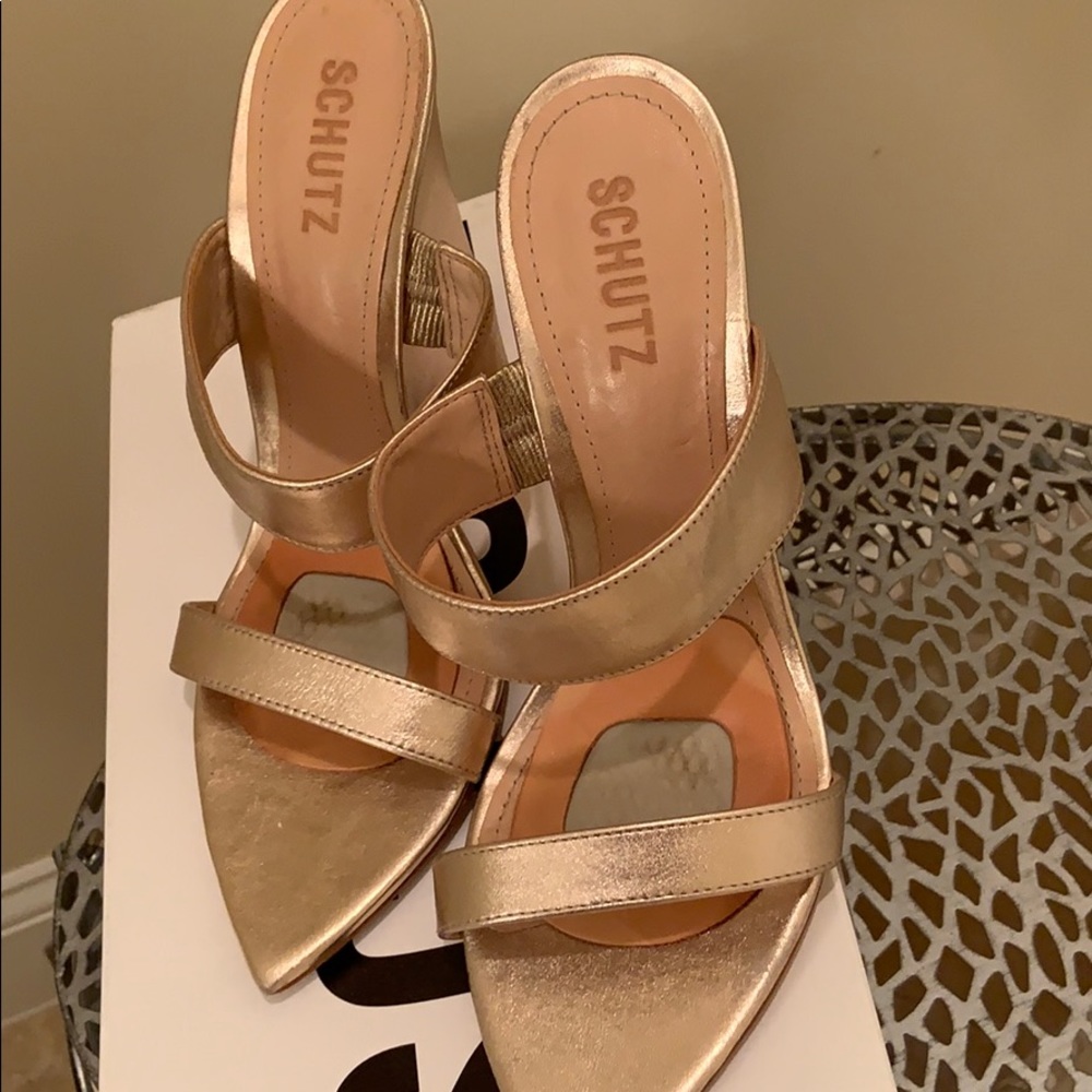 Ladies sandals